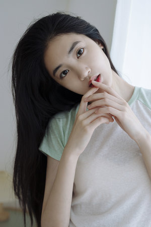 白皙少女免费影片在线流畅播放